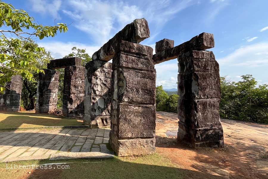 Beautifully carved stones-1