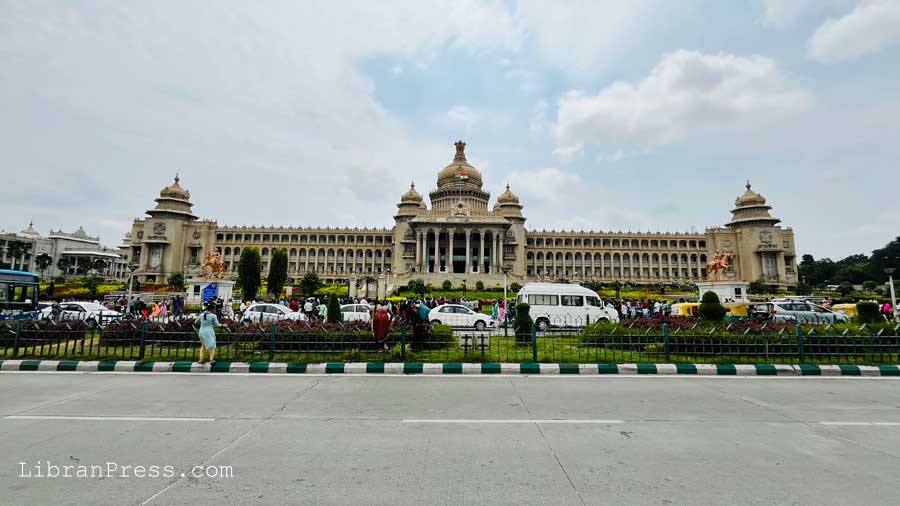 Vidhana Soudha (Landscape)