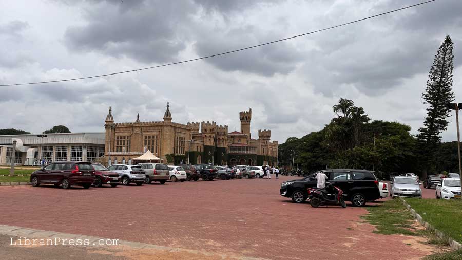 Bangalore Palace Parking