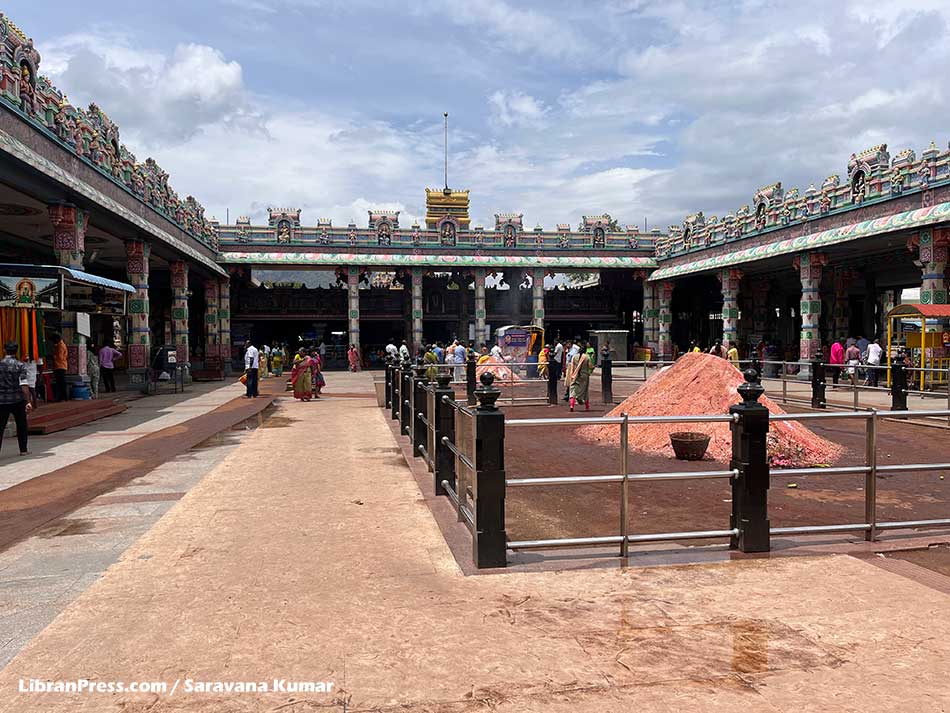 Inside view of Bannari Amman Temple